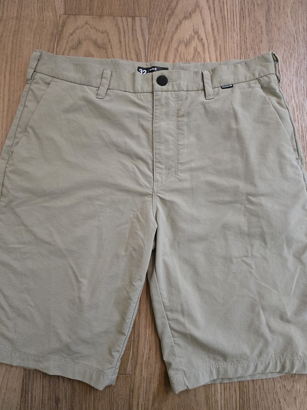 Men's Classic Chino Shorts in Khaki 32